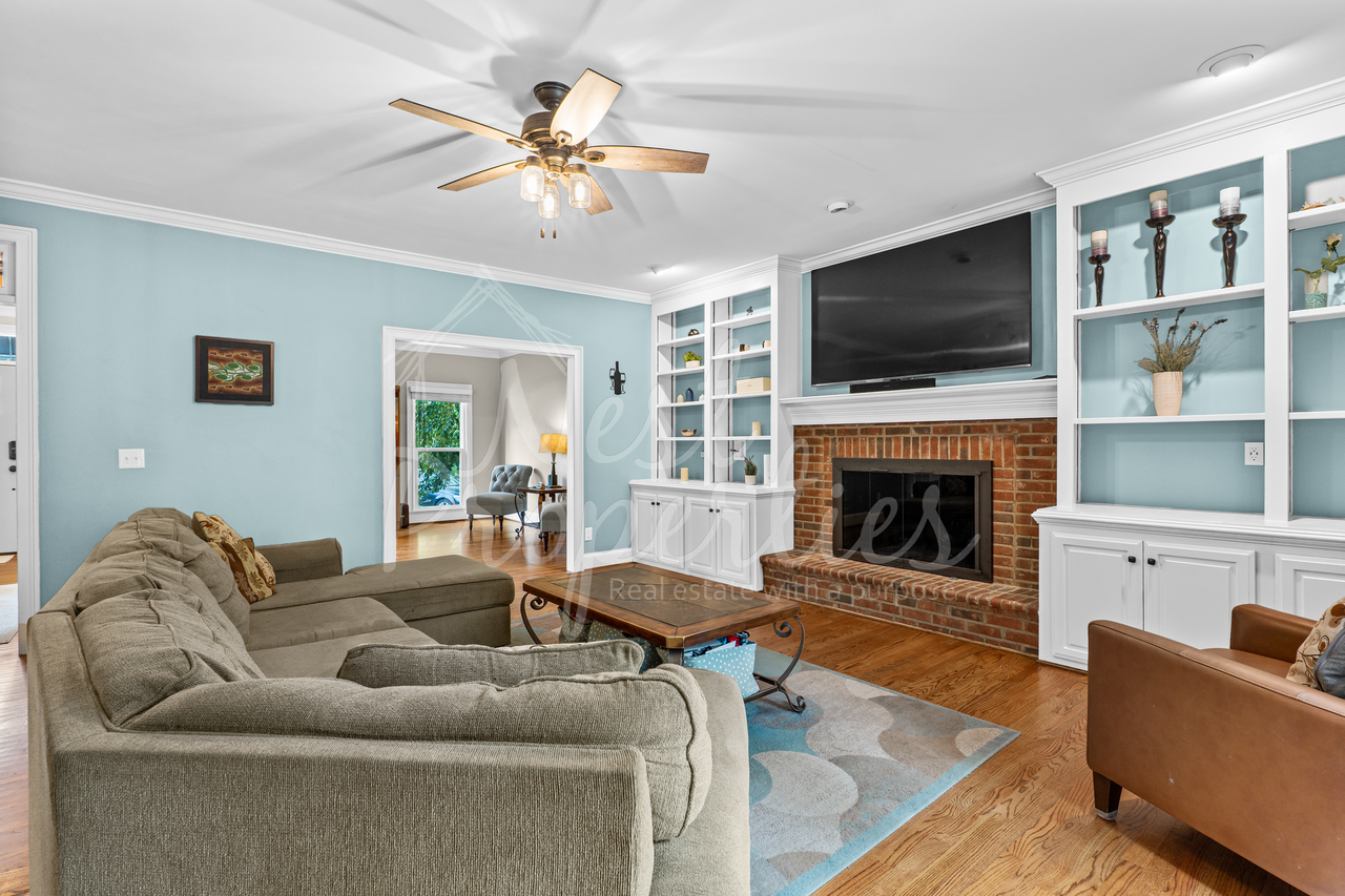 13 Williamstown Ct #1 - Photo 3 of 19