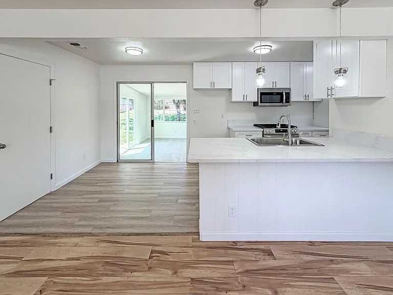 7827 Glen Tree Drive - Photo 6 of 8