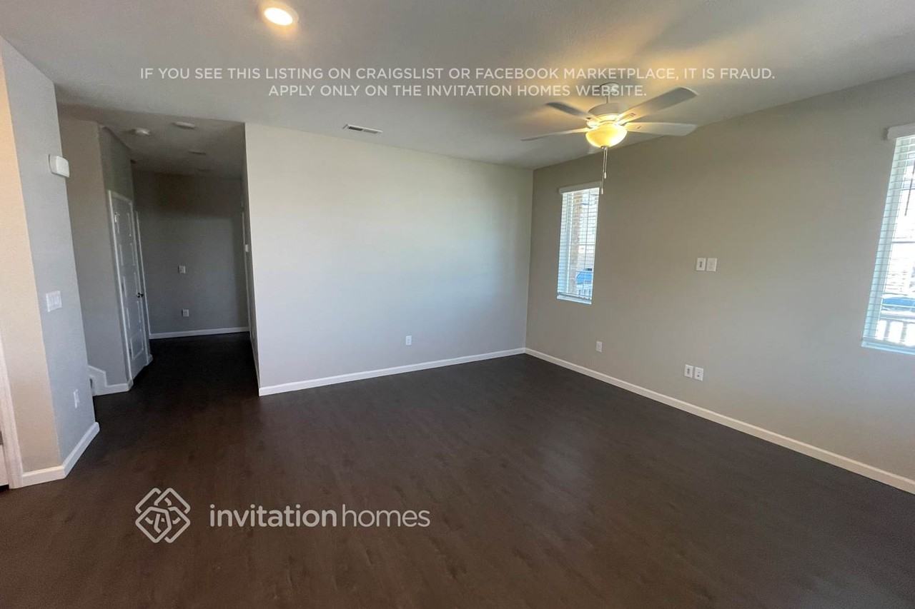 1880 S Elk Way - Photo 4 of 29
