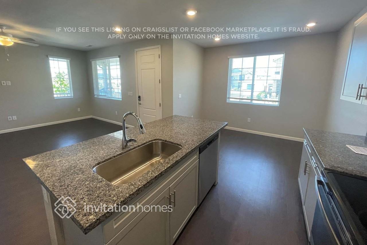 1880 S Elk Way - Photo 6 of 29