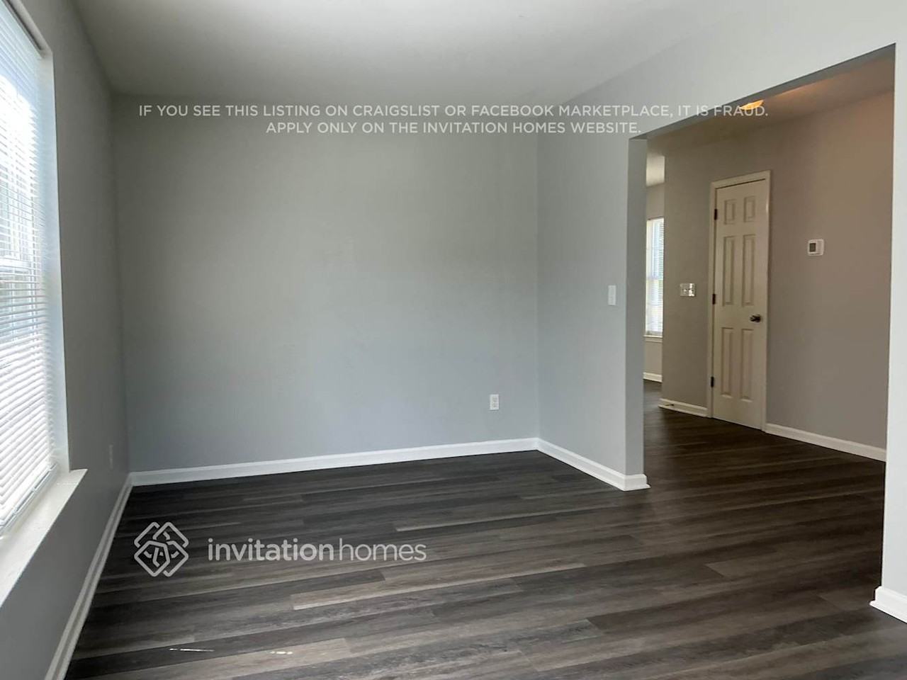 1320 Eastway Dr - Photo 5 of 20