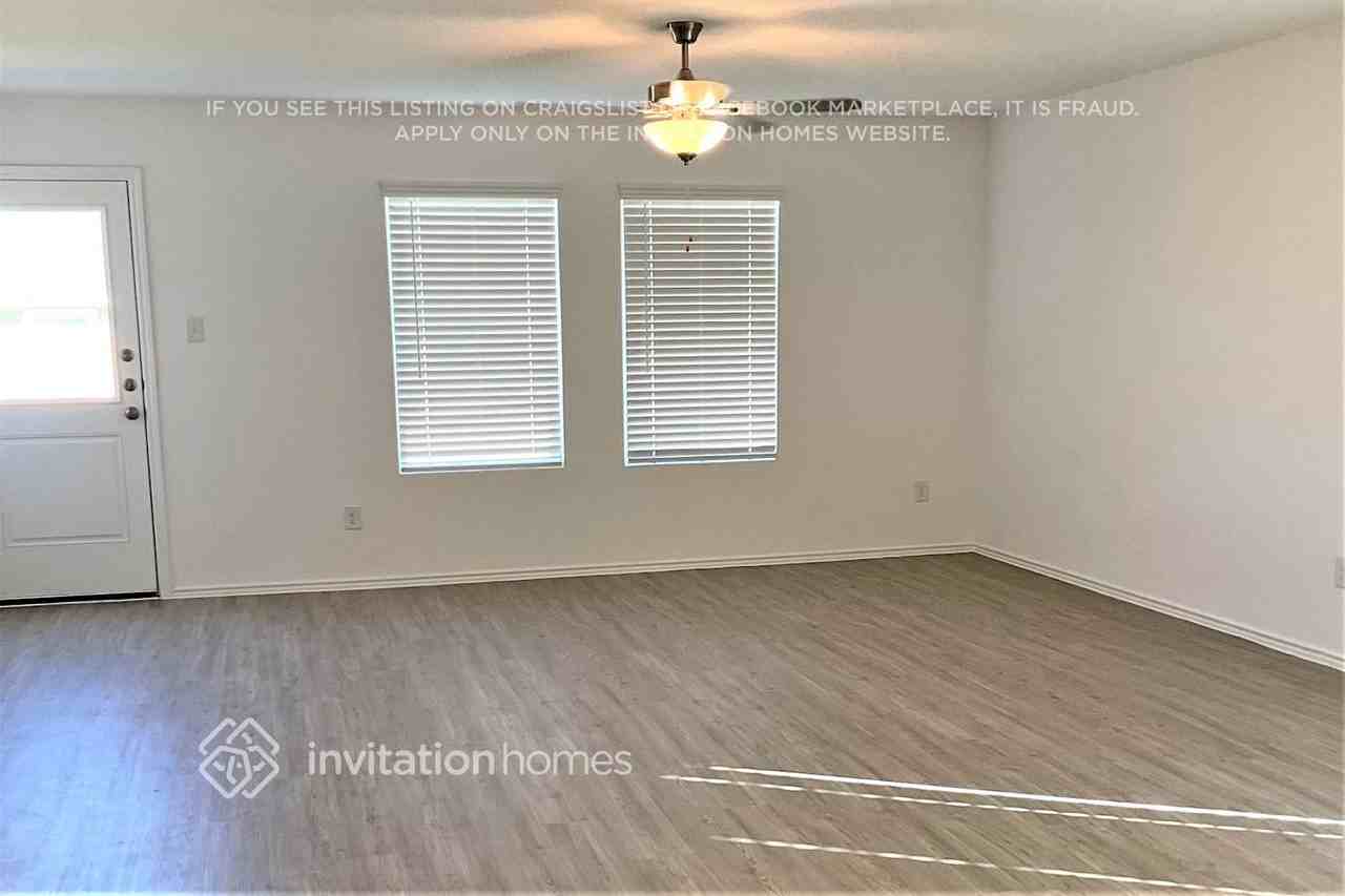 10229 Hackberry Spring Way - Photo 4 of 15