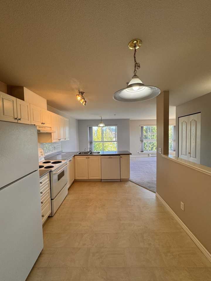 22230 North Avenue #510 - Photo 5 of 23