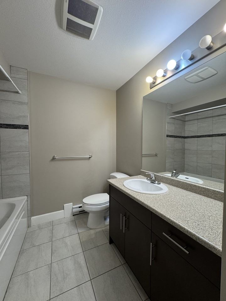 Galloway Ave & Hames Cres #BSMT - Photo 4 of 10