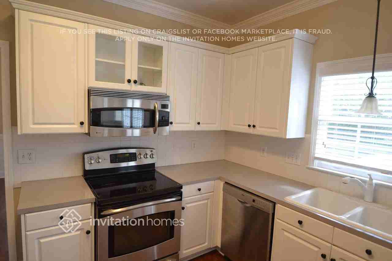 2736 Cotton Planter Ln - Photo 3 of 11