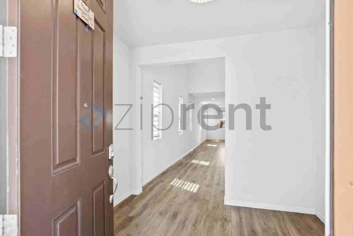 1523 S Oliveira Dr - Photo 5 of 36
