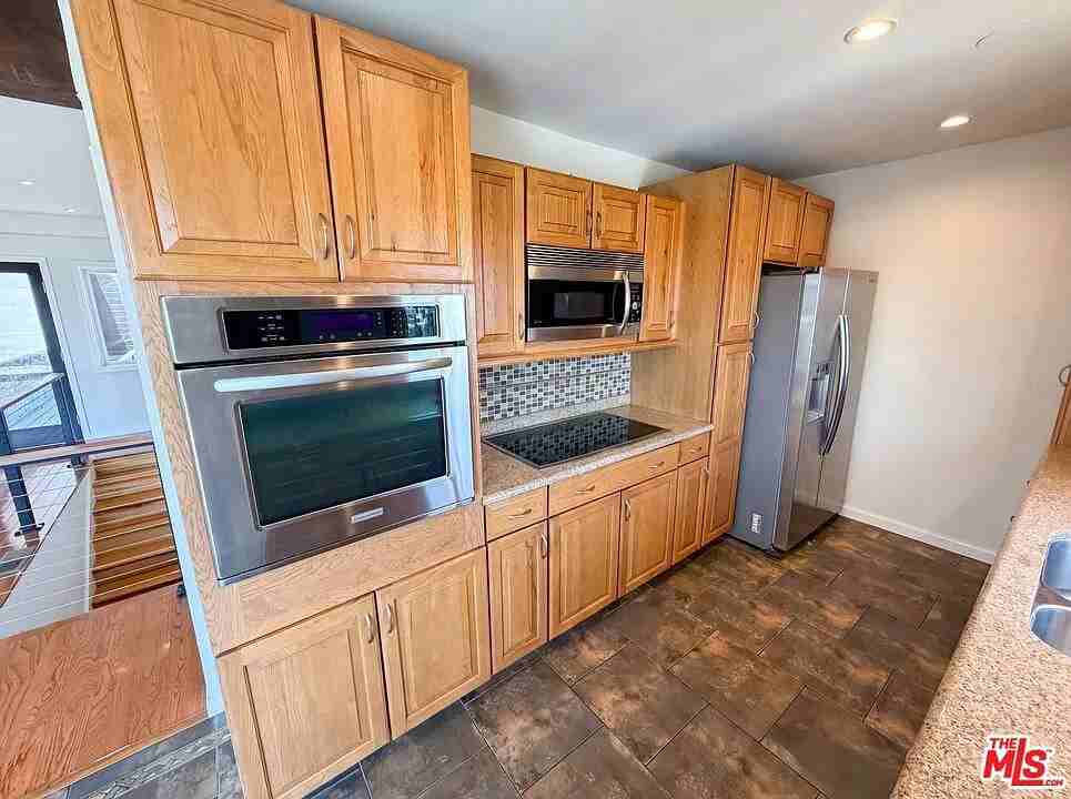 176 Waverly Drive - Photo 4 of 6