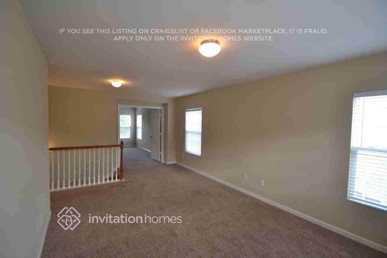 245 Georgetowne Dr - Photo 7 of 19