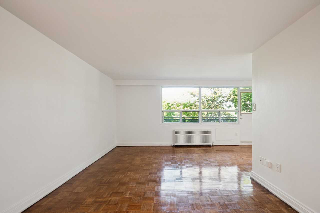 1833 & 1835 Bayview Ave. - Photo 4 of 50