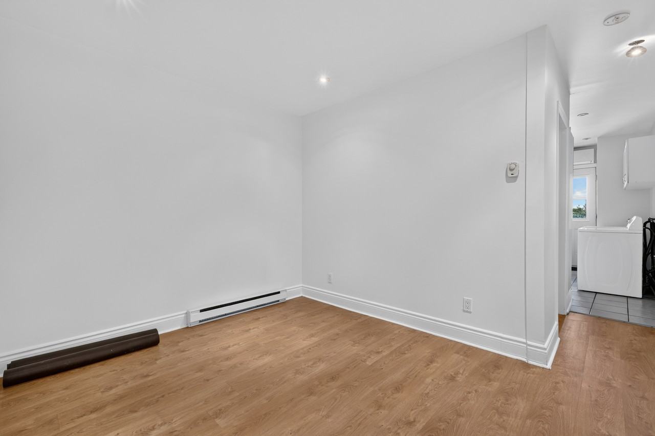 6025 Rue la Fontaine - Photo 4 of 10