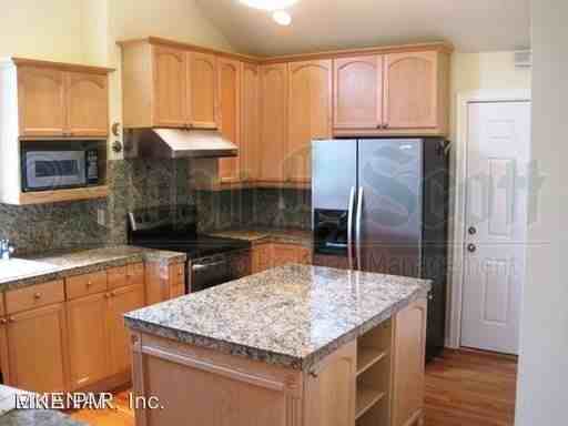 2610 NW Oakcrest Dr - Photo 3 of 5