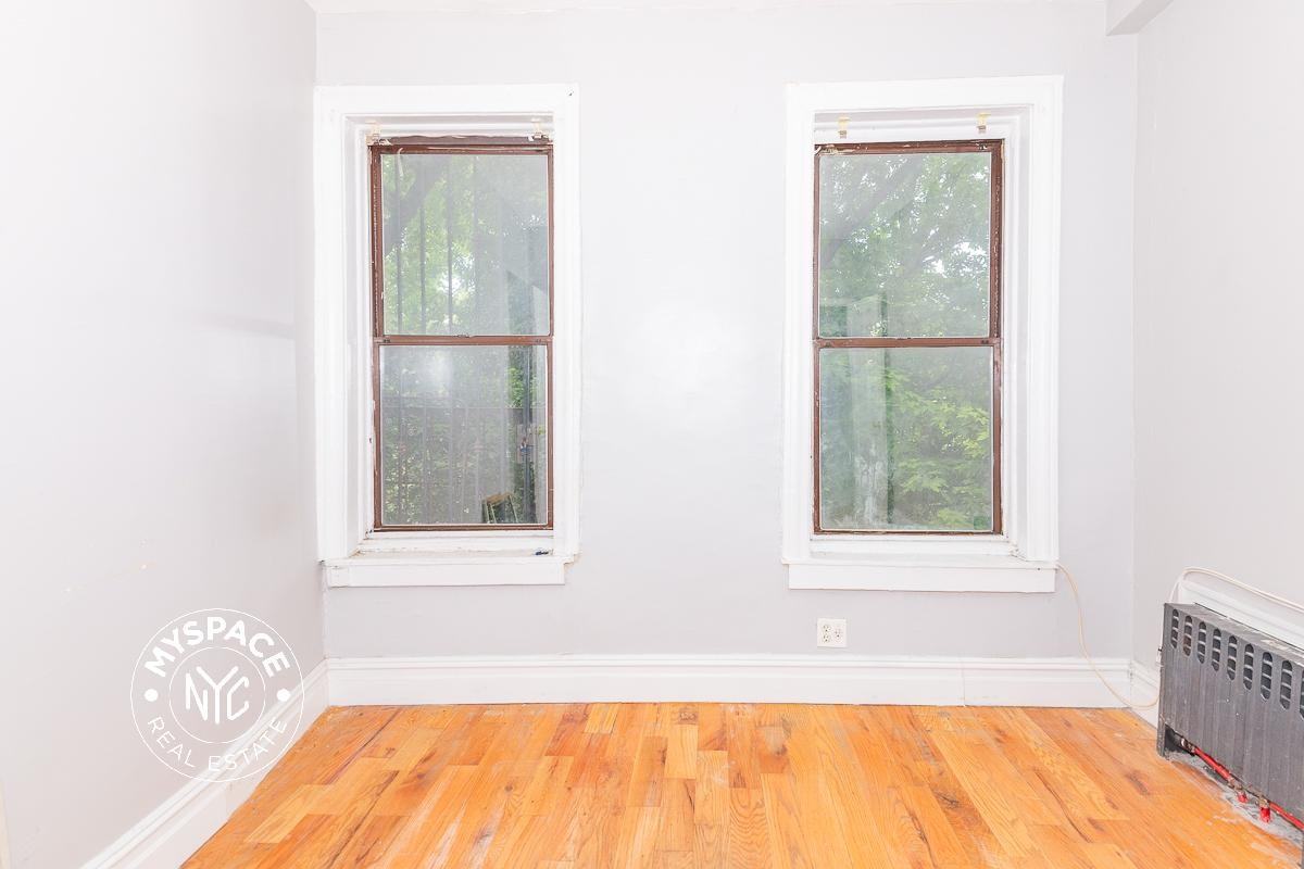 707 Sterling Pl #2B - Photo 4 of 8