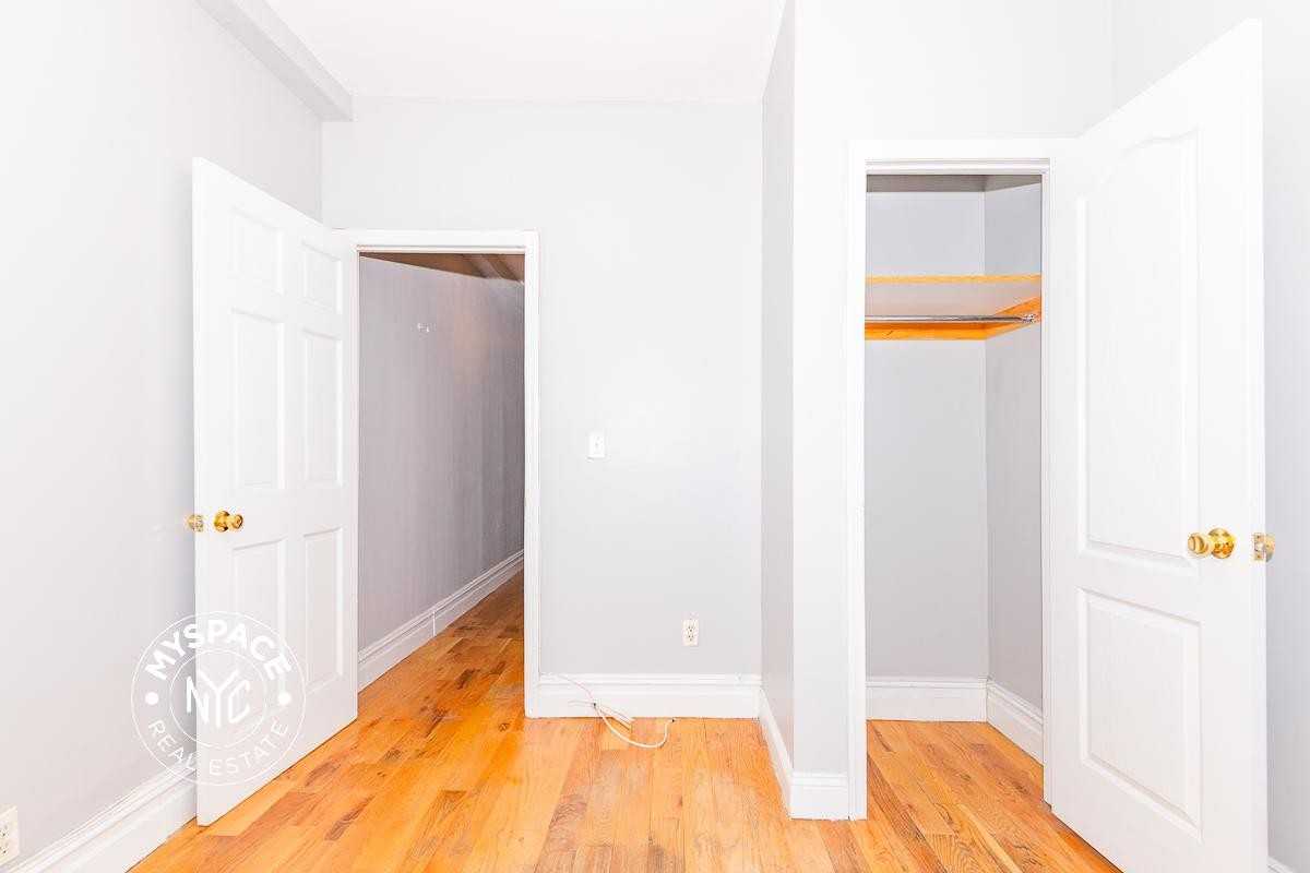 707 Sterling Pl #2B - Photo 5 of 8