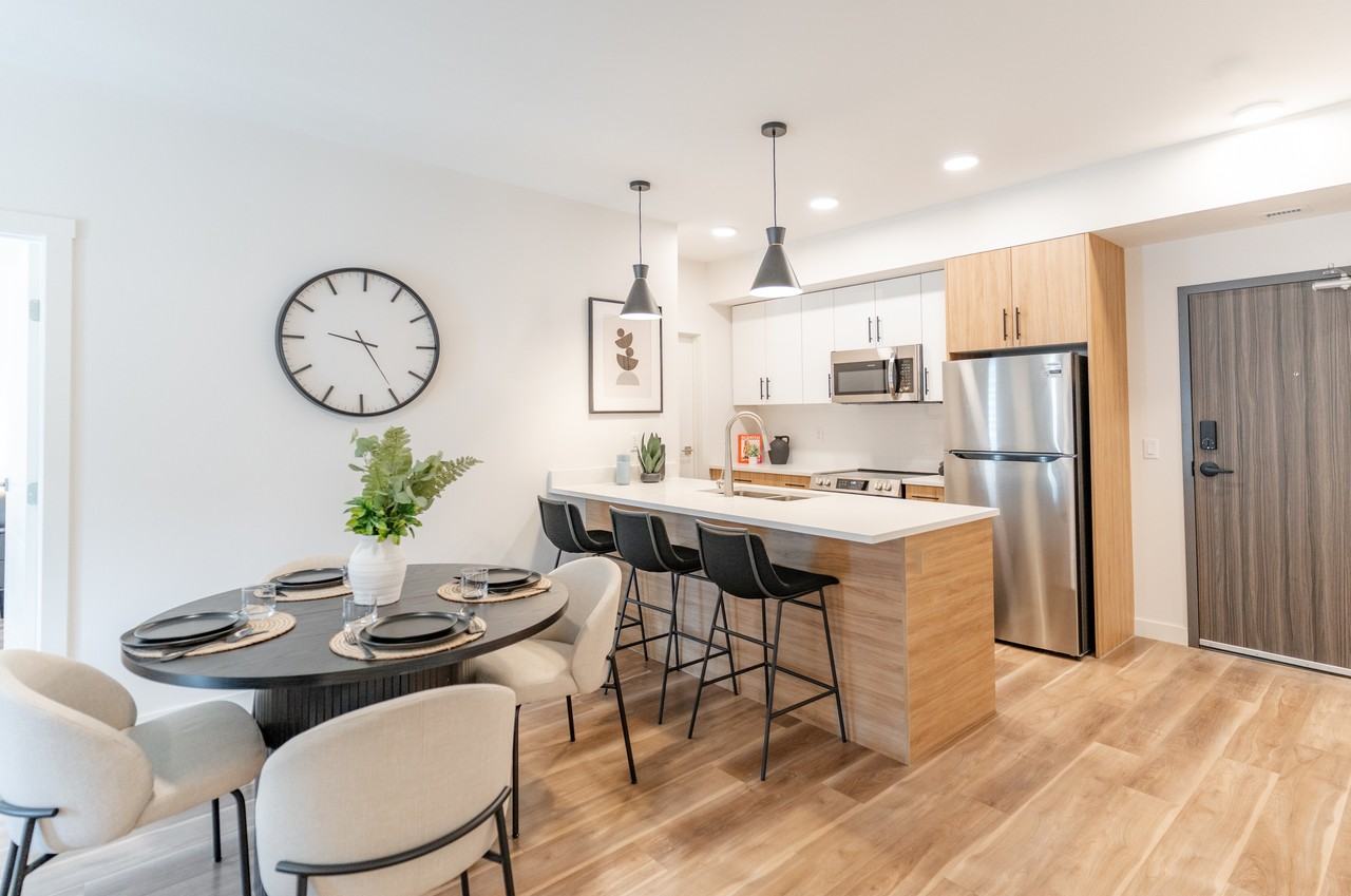 Stratus Apartments - Photo 3 of 26