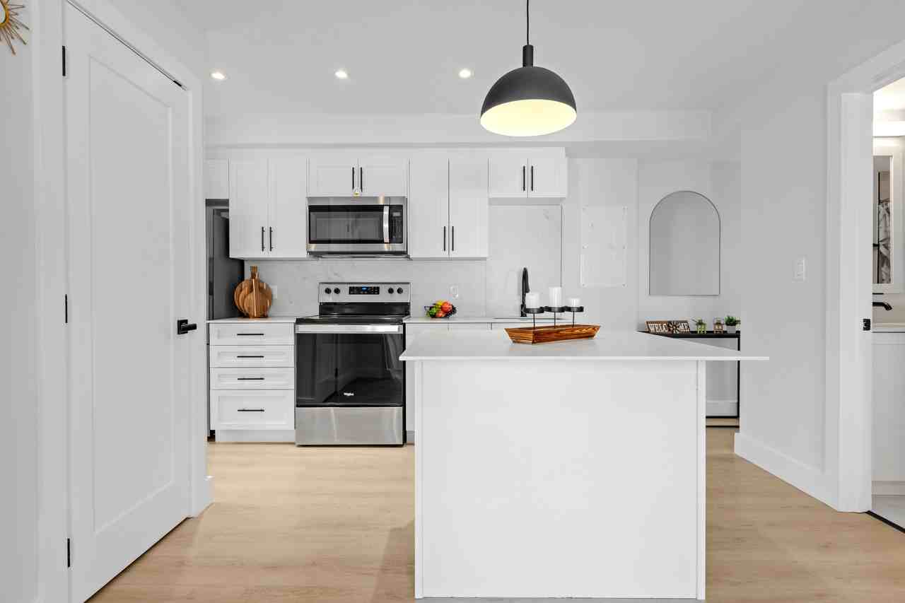 263 Currell Ave - Photo 4 of 11