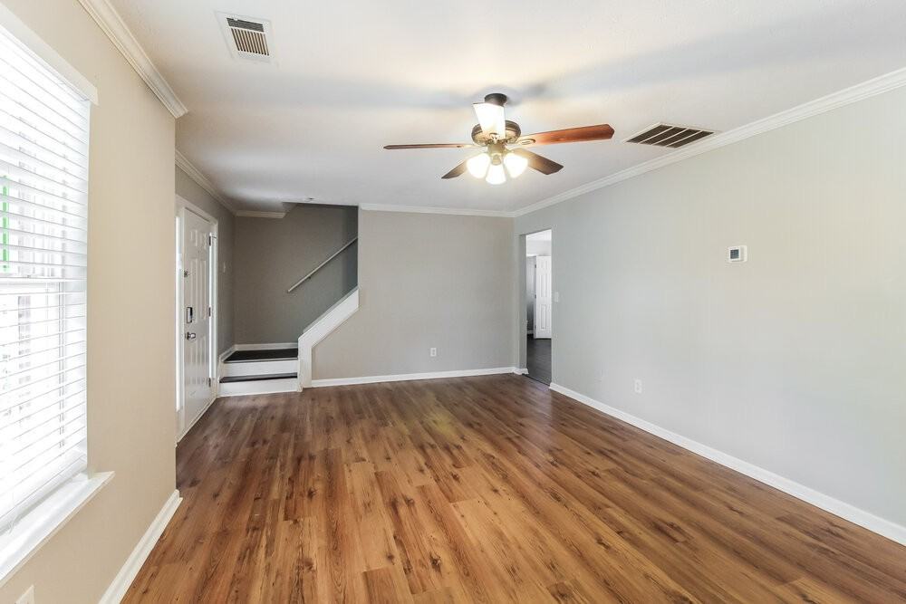2378 Haynes Trace Dr - Photo 4 of 17