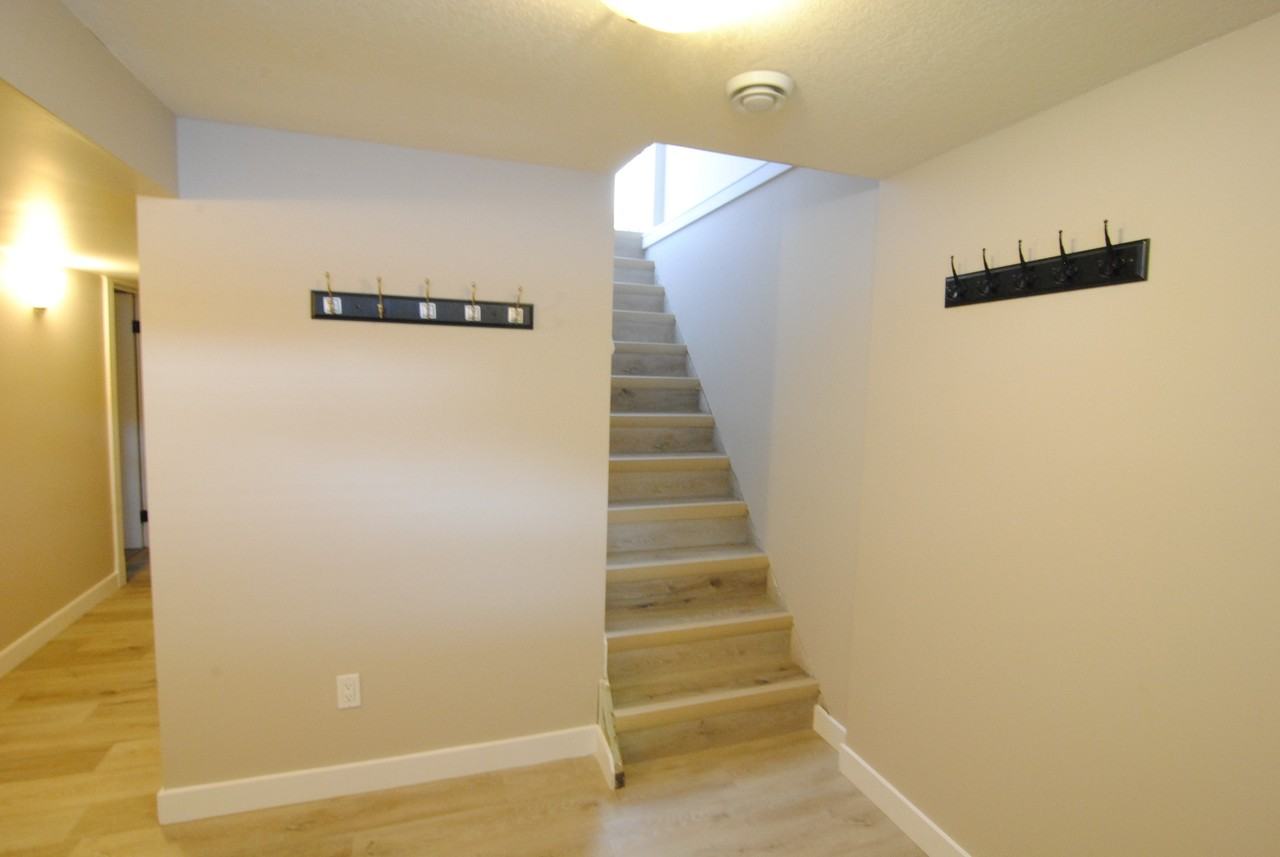 12325 136 Ave Nw - Photo 2 of 19