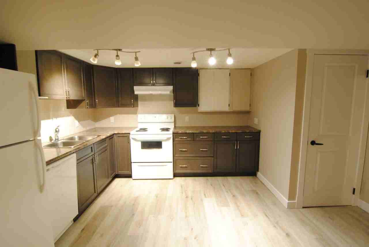 12325 136 Ave Nw - Photo 5 of 19