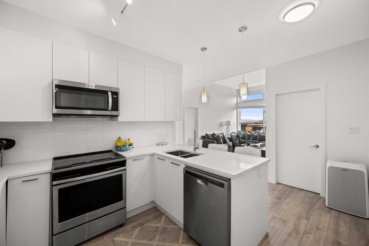 7809 209 St - Photo 7 of 15
