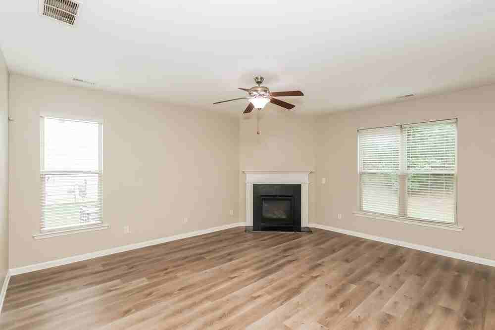 4485 Belcamp Rd - Photo 4 of 17