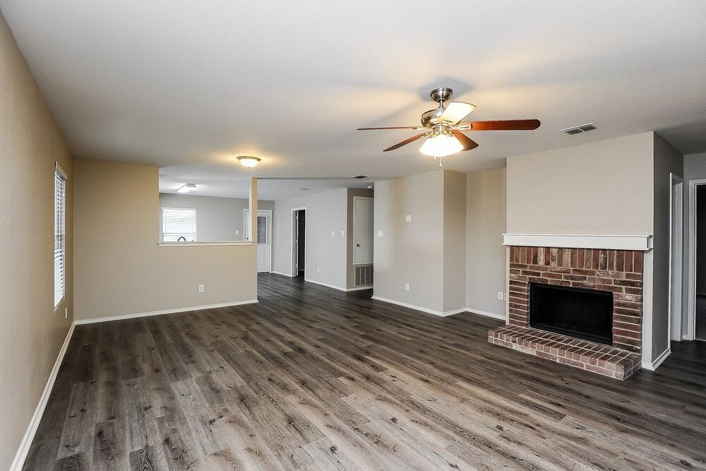 1437 Krista Dr - Photo 4 of 16
