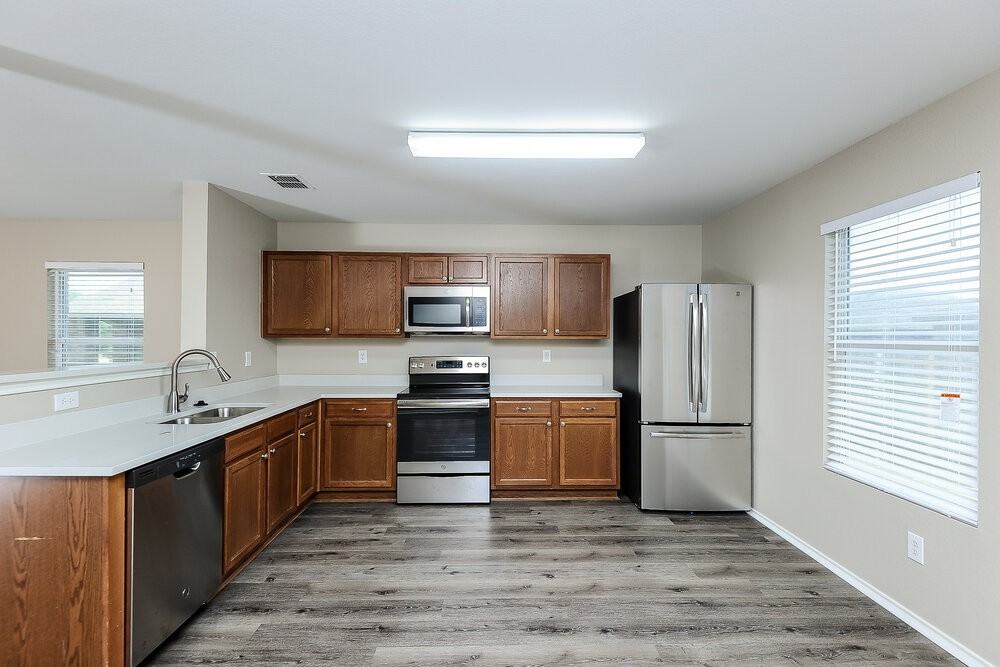 1437 Krista Dr - Photo 5 of 16