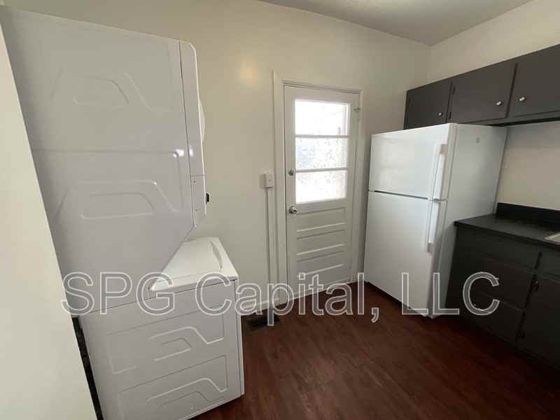 1915 Manada St - Photo 2 of 10