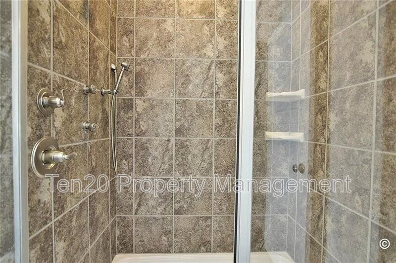 128 Lee Rd - Photo 7 of 16