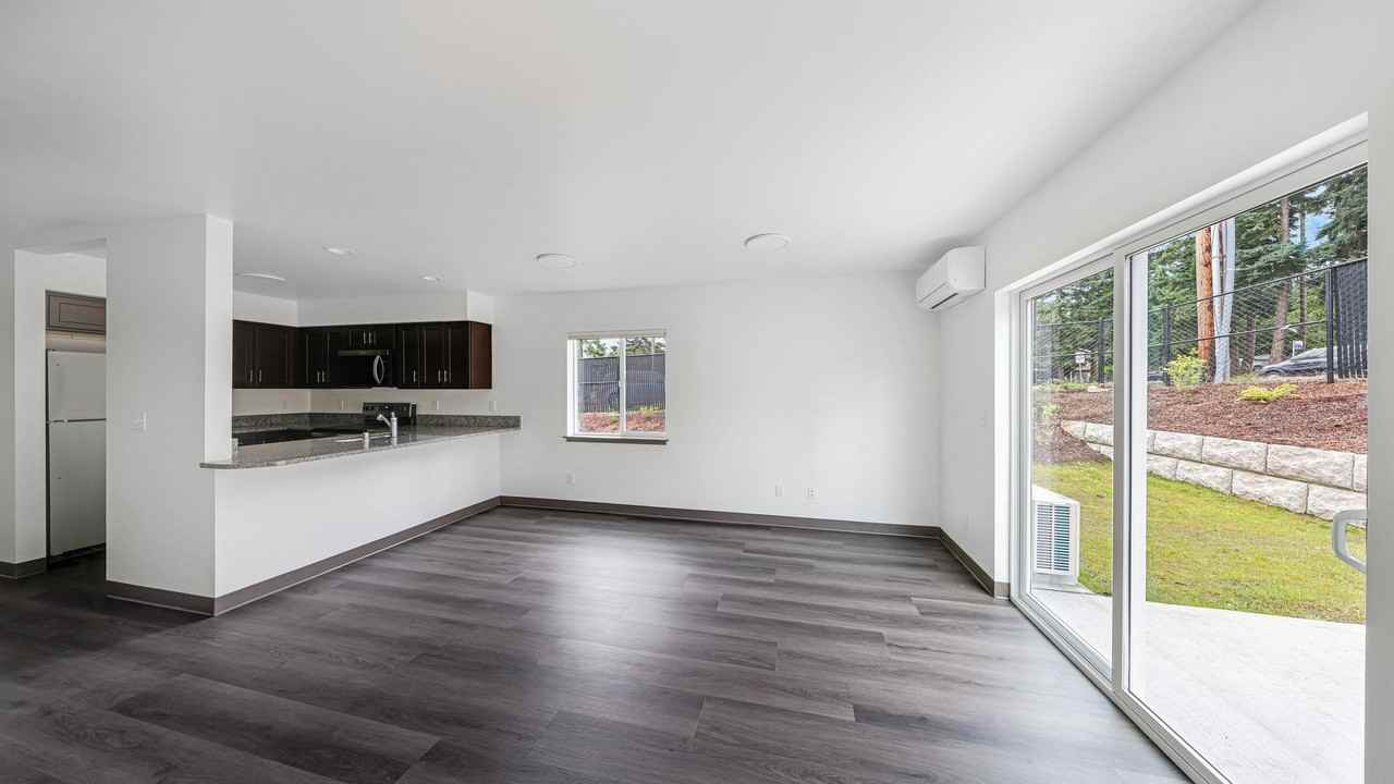 120 Ne 10th Ave #C4 - Photo 2 of 17