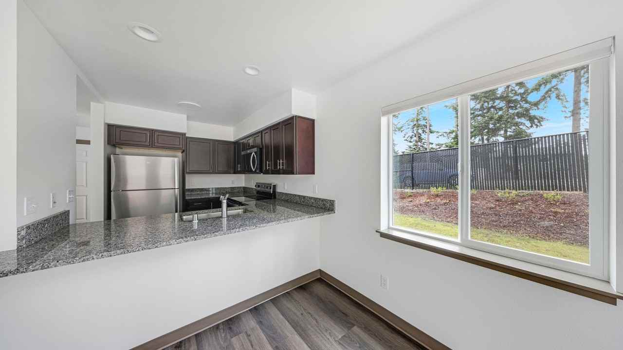 120 Ne 10th Ave #C4 - Photo 5 of 17