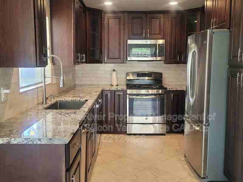 3238 Hilary Dr - Photo 3 of 23
