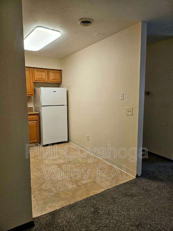 1500 W Market St #05 - Photo 7 of 21