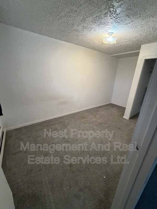 2152 Mcbride Cres #B - Photo 6 of 13