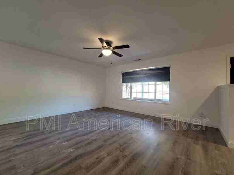 2815 Santa Buena Way - Photo 7 of 18
