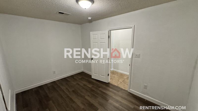 2775 Waverly Ave - Photo 6 of 10