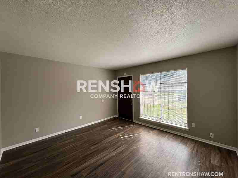 659 Mcconnell St - Photo 3 of 11