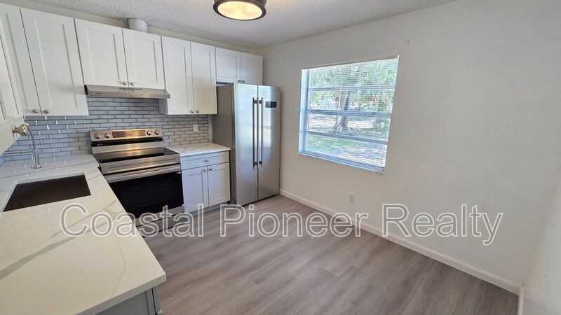 3144 Huron Ave #A - Photo 6 of 23