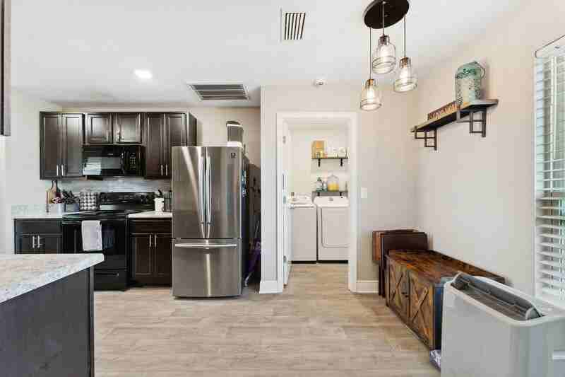 7131 Penn Way - Photo 6 of 30