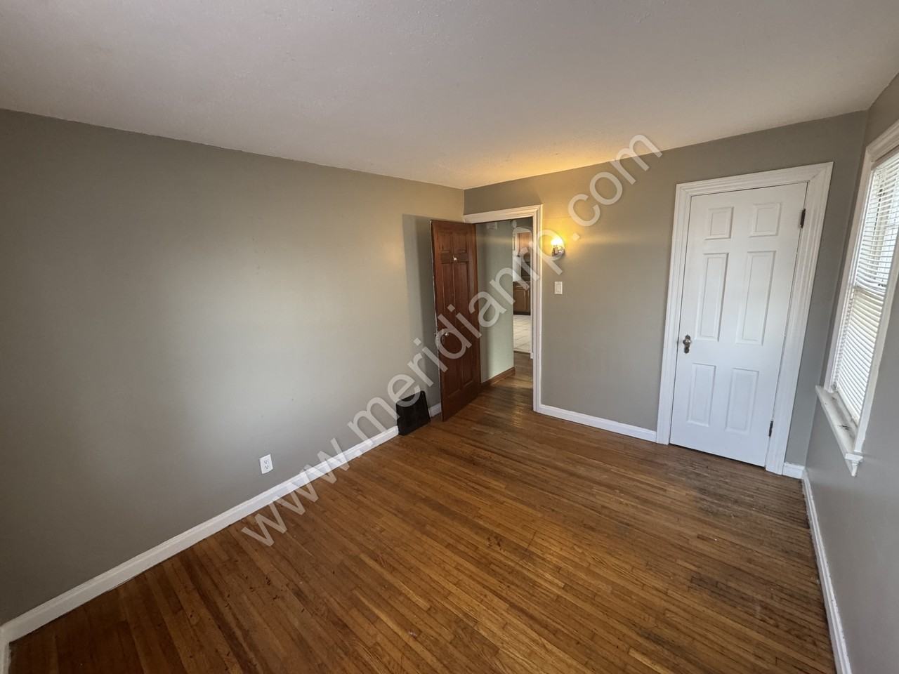 2401 Redwood Ave #1 - Photo 5 of 12