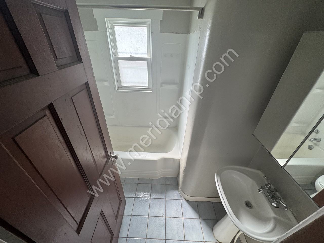 2401 Redwood Ave #1 - Photo 7 of 12