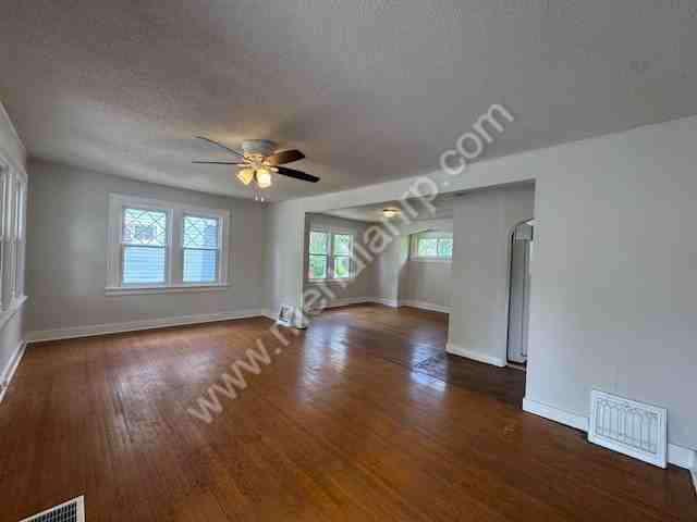 3317 Robinwood Dr #1 - Photo 3 of 15