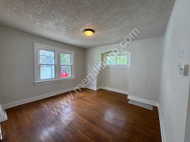 3317 Robinwood Dr #1 - Photo 4 of 15