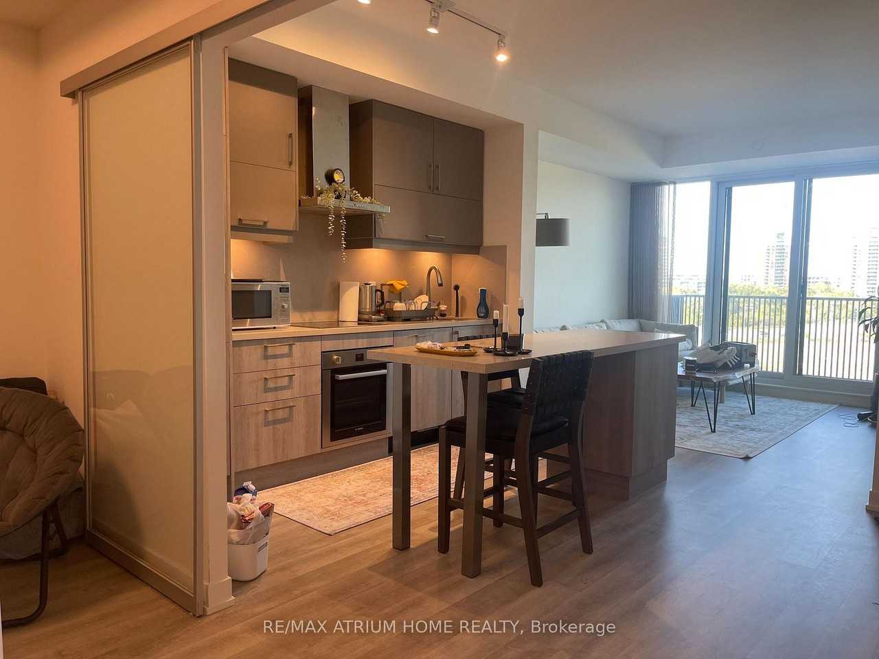 38 Simcoe Promenade #511 - Photo 2 of 12