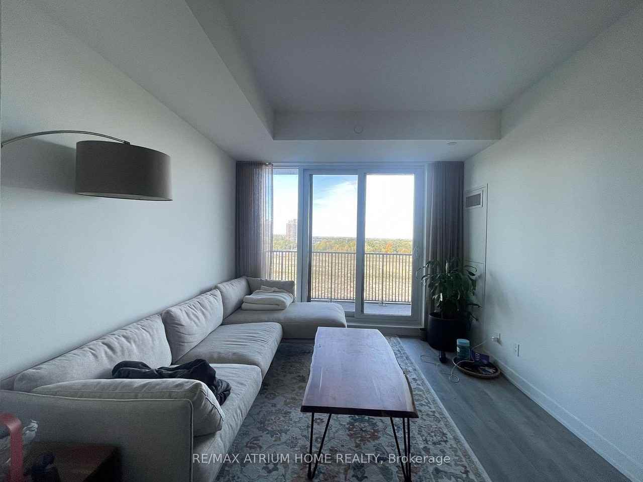 38 Simcoe Promenade #511 - Photo 3 of 12