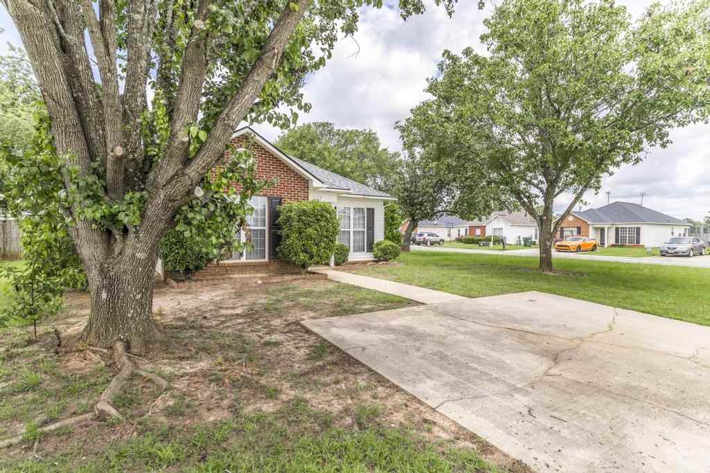 115 Lauren Way #1 - Photo 2 of 31
