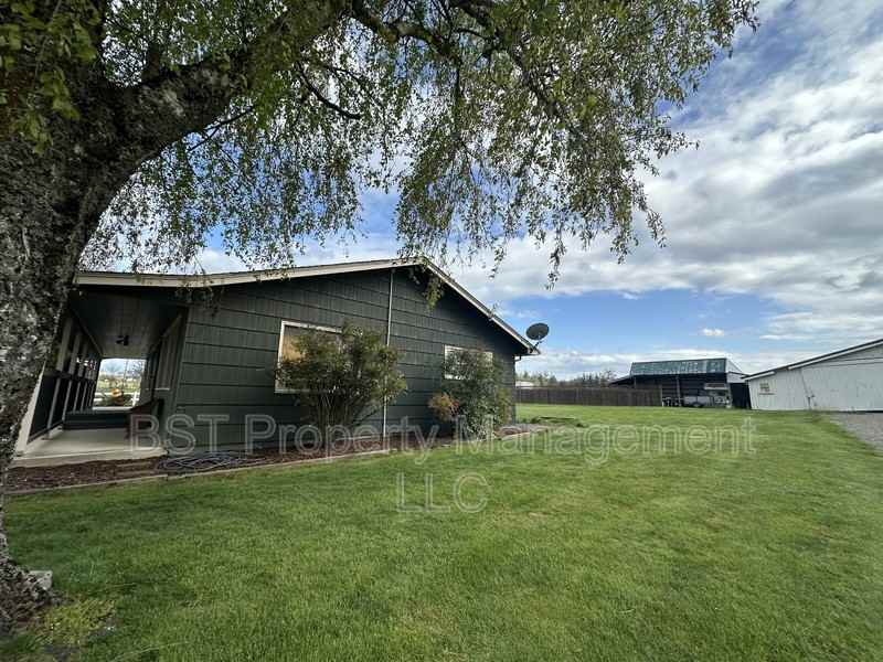 8060 State St - Photo 3 of 21