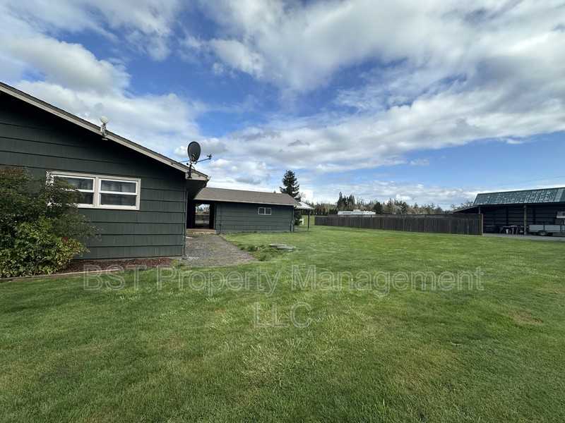 8060 State St - Photo 4 of 21