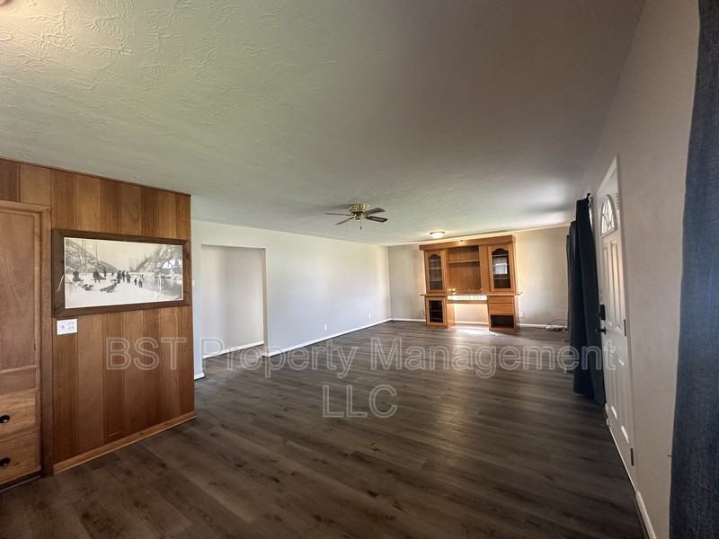 8060 State St - Photo 7 of 21