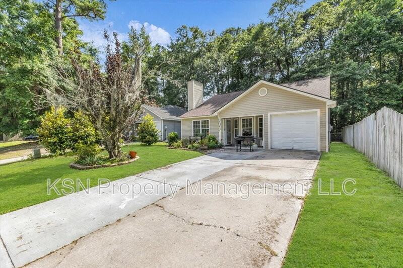 7317 Leghorn St - Photo 3 of 40