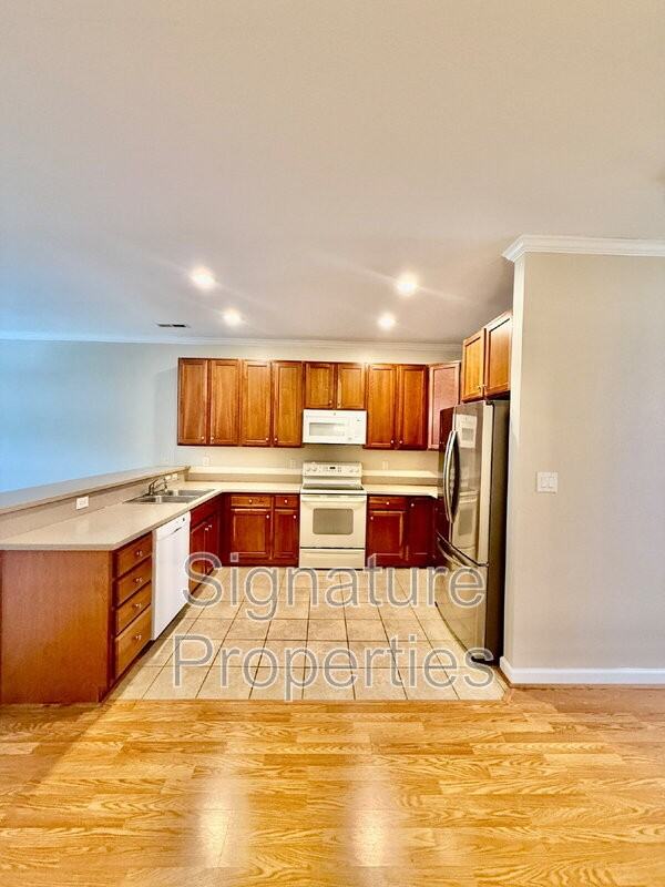 1010 Skiffs Landing Ln - Photo 3 of 14